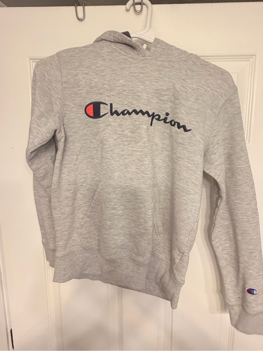 Champion Gray Embroidered Script Pullover Hoodie – M